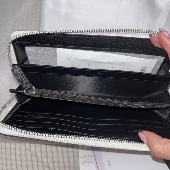 New NWT COACH x PEANUTS  Wallet Snoopy Woodstock Leather Zip White - Picture 4 of 4